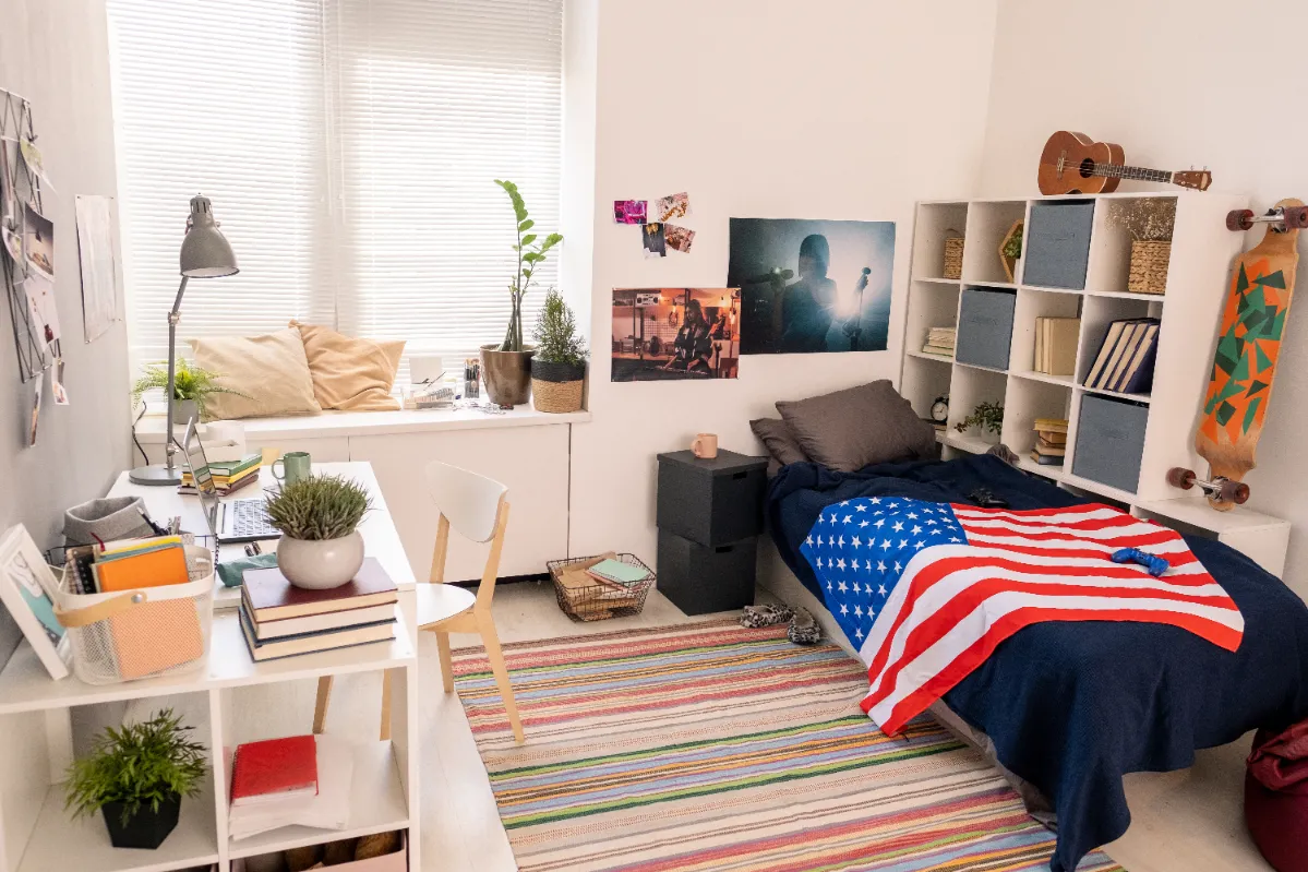 A bedroom of an american student.